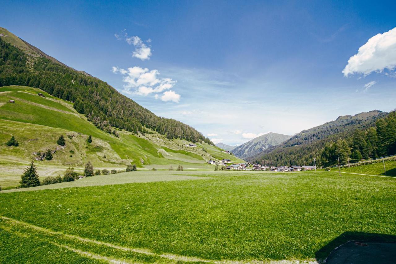 Nedererhof - Zimmer Edelweiss Mit Gemeinschaftskueche Schmirn Exterior photo